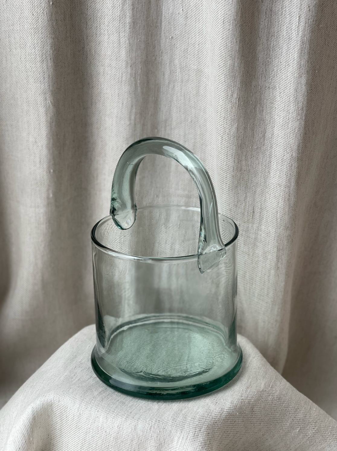 Iconic glass bucket