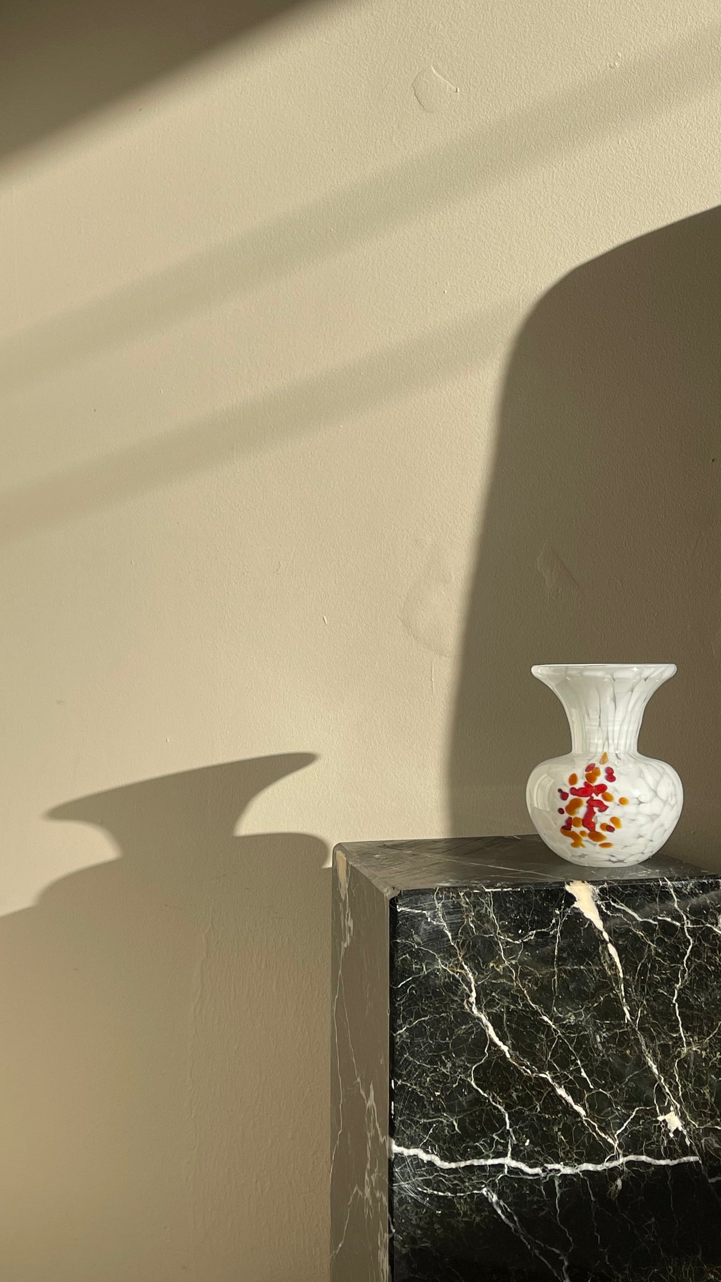 White tortoisehell vase