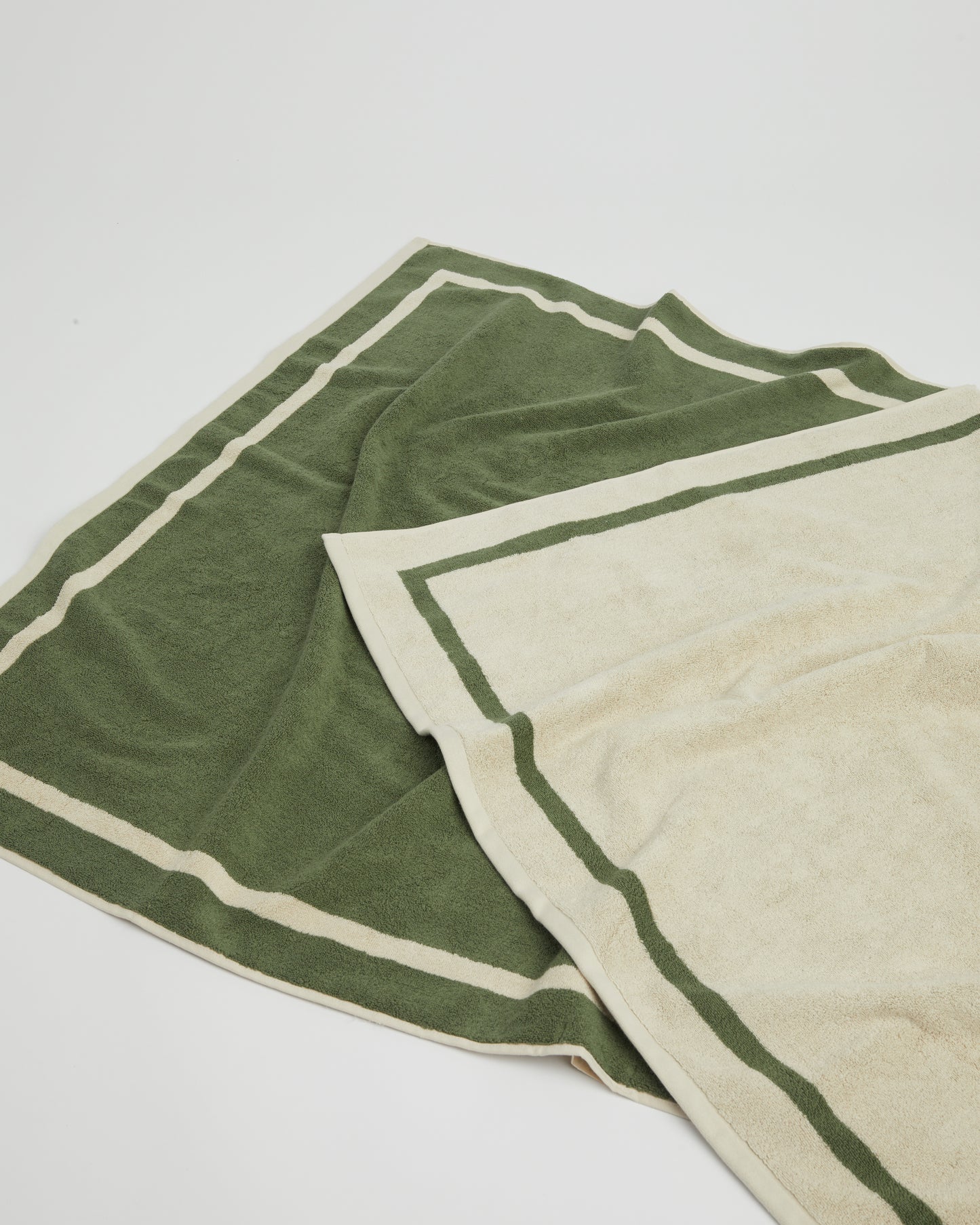 Set of Classic Ecru and Green Towels
