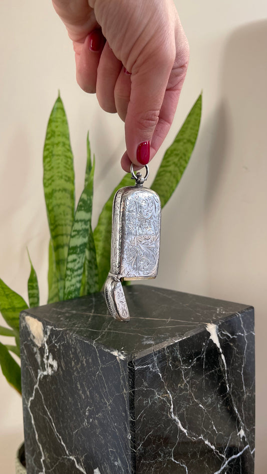 Oblong vintage matchstick vesta case